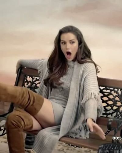 Fahriye Evcen seksi ifşa fotoğrafı 680