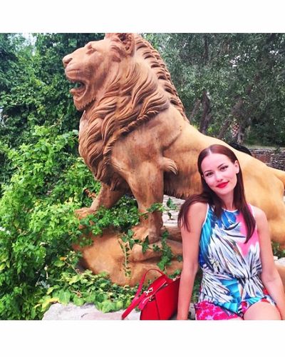 Fahriye Evcen seksi ifşa fotoğrafı 681