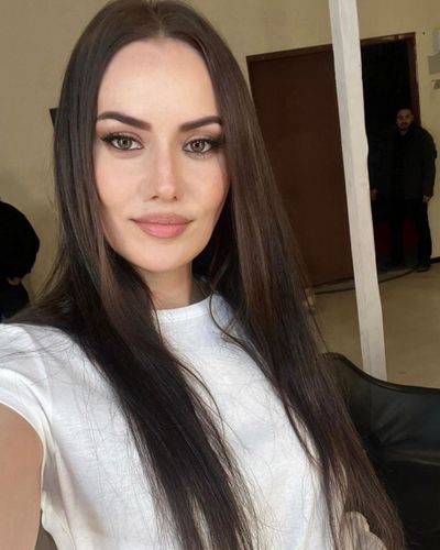 Fahriye Evcen seksi ifşa fotoğrafı 685