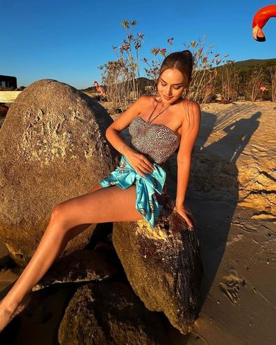 Fahriye Evcen seksi ifşa fotoğrafı 687
