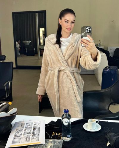 Fahriye Evcen seksi ifşa fotoğrafı 691