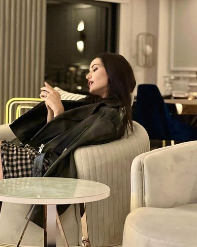 Fahriye Evcen seksi ifşa fotoğrafı 695