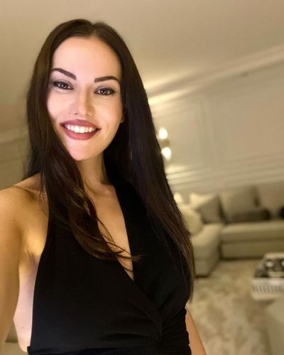 Fahriye Evcen seksi ifşa fotoğrafı 699