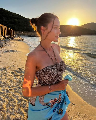 Fahriye Evcen seksi ifşa fotoğrafı 69