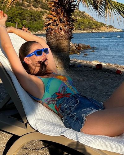 Fahriye Evcen seksi ifşa fotoğrafı 715