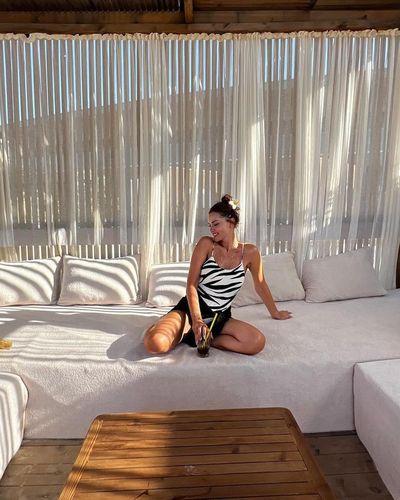 Fahriye Evcen seksi ifşa fotoğrafı 759