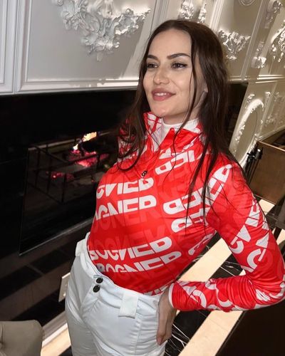 Fahriye Evcen seksi ifşa fotoğrafı 760
