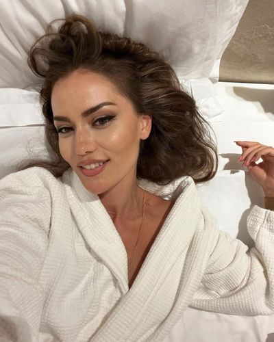 Fahriye Evcen seksi ifşa fotoğrafı 763