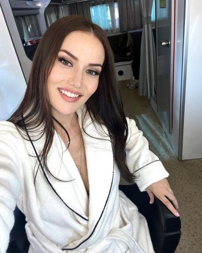 Fahriye Evcen seksi ifşa fotoğrafı 84