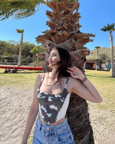 Fahriye Evcen seksi ifşa fotoğrafı 89