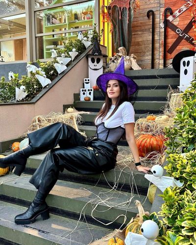 Fahriye Evcen seksi ifşa fotoğrafı 91