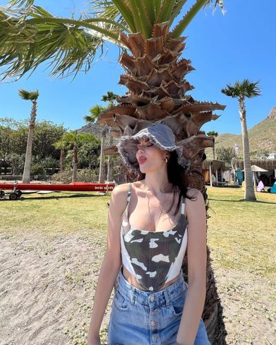 Fahriye Evcen seksi ifşa fotoğrafı 99