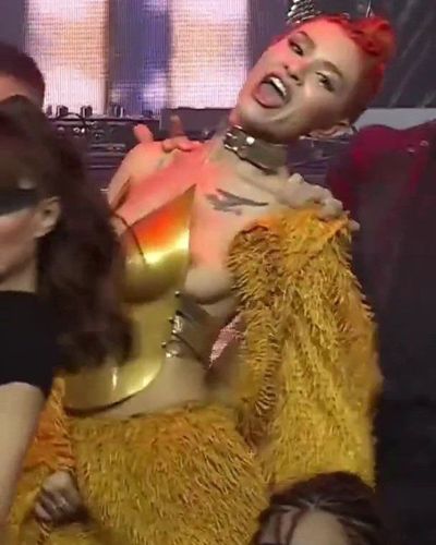 Feride Hilal Akın seksi ifşa fotoğrafı 70