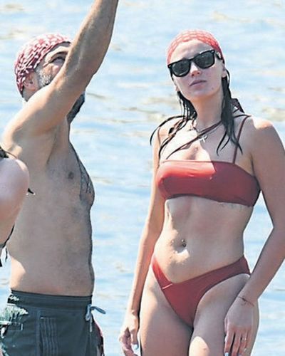 Gizem Karaca seksi ifşa fotoğrafı 84487