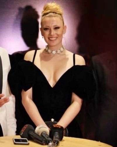 Gizem Karaca seksi ifşa fotoğrafı 84464