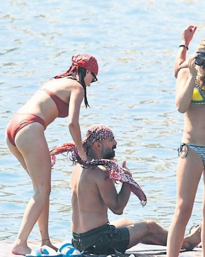 Gizem Karaca seksi ifşa fotoğrafı 84460