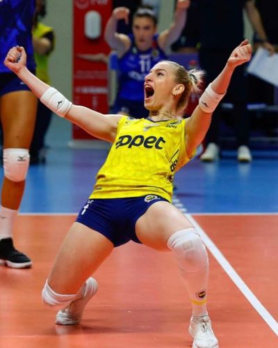 Gizem Örge seksi ifşa fotoğrafı 11