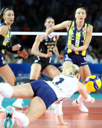 Gizem Örge seksi ifşa fotoğrafı 3