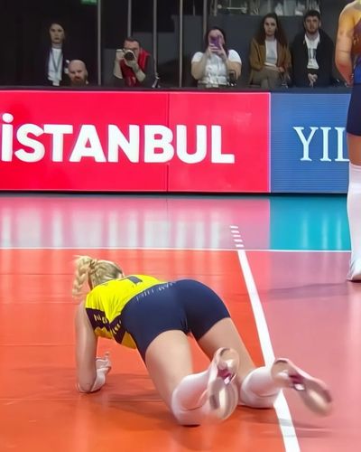 Gizem Örge seksi ifşa fotoğrafı 7