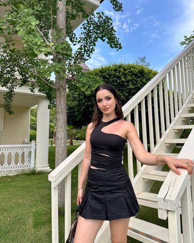 Gökçe Akyıldız seksi ifşa fotoğrafı 13