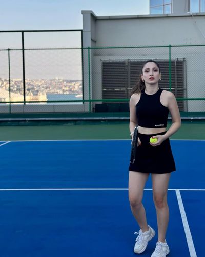 Gökçe Akyıldız seksi ifşa fotoğrafı 17