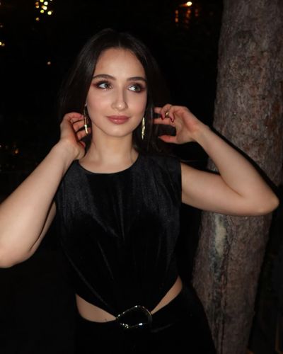 Gökçe Akyıldız seksi ifşa fotoğrafı 8