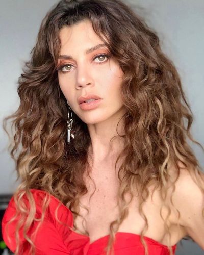 Gökçe Bahadır seksi ifşa fotoğrafı 30