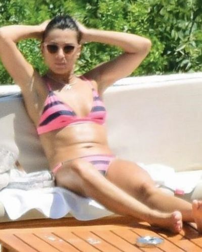 Gökçe Bahadır seksi ifşa fotoğrafı 44