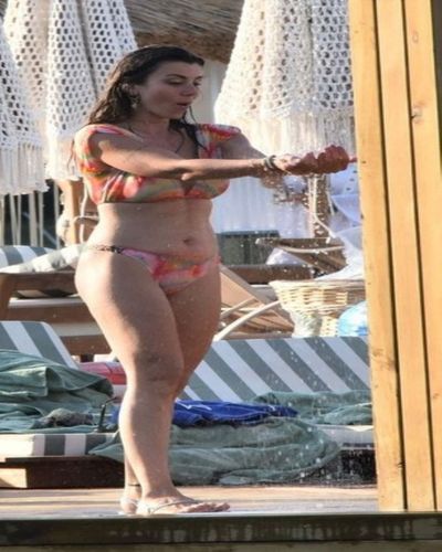 Gökçe Bahadır seksi ifşa fotoğrafı 54