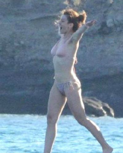Gökçe Bahadır seksi ifşa fotoğrafı 83