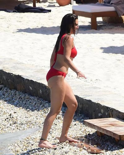 Gökçe Bahadır seksi ifşa fotoğrafı 86