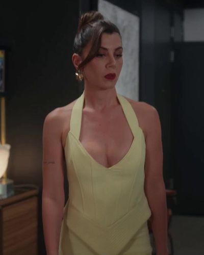 Gökçe Bahadır seksi ifşa fotoğrafı 3 — Geleceğe Mektuplar (2025)