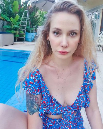 Gökçe Dinçer seksi ifşa fotoğrafı 300