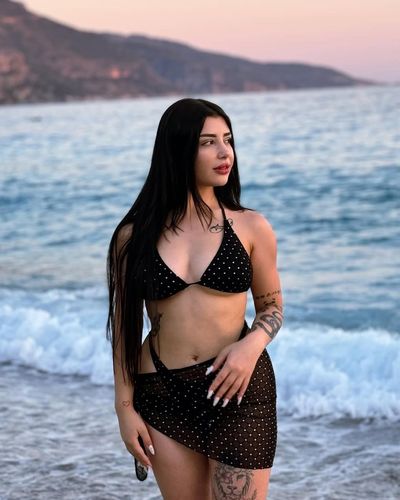 Gözde Akgün seksi ifşa fotoğrafı 8