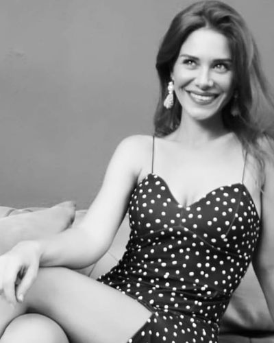 Gözde Mukavelat seksi ifşa fotoğrafı 1