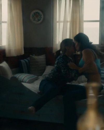 Gülce Oral seksi ifşa fotoğrafı 3 — Mordkommission Istanbul (2008)