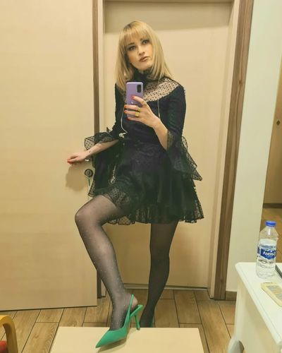 Güliz Ayla seksi ifşa fotoğrafı 16