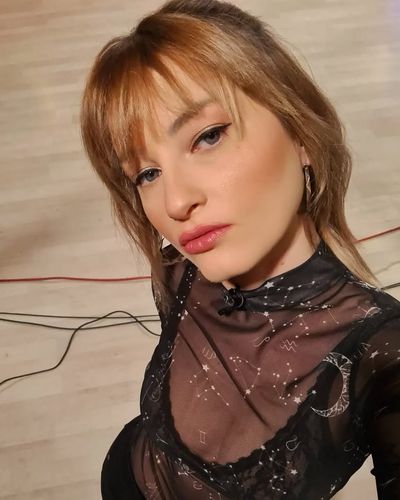 Güliz Ayla seksi ifşa fotoğrafı 18