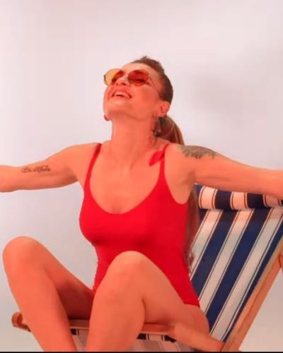 Güliz Ayla seksi ifşa fotoğrafı 46
