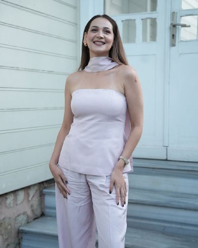 Gülsim Ali seksi ifşa fotoğrafı 9
