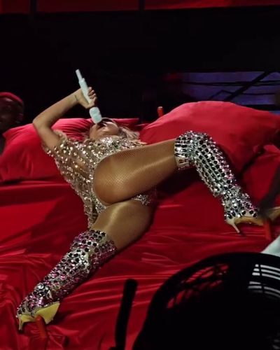 Hadise seksi ifşa fotoğrafı 1796