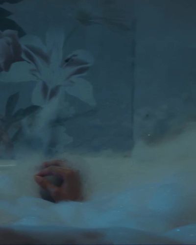 Hafsanur Sancaktutan seksi ifşa fotoğrafı 2 — Ya Çok Seversen (2023)