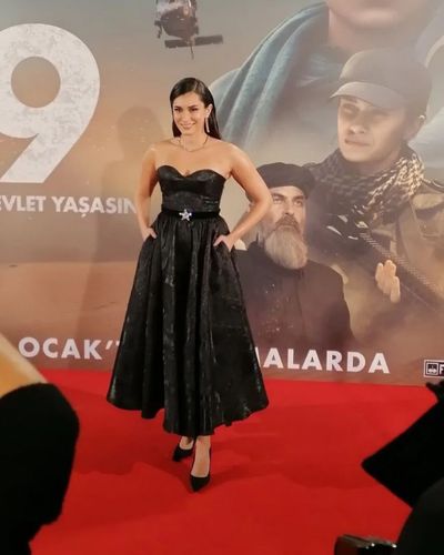 Hande Doğandemir seksi ifşa fotoğrafı 133