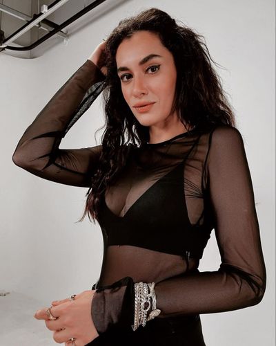 Hande Doğandemir seksi ifşa fotoğrafı 16
