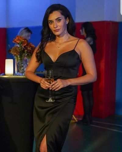 Hande Doğandemir seksi ifşa fotoğrafı 20