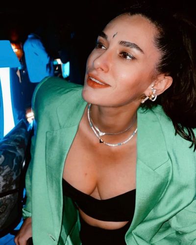 Hande Doğandemir seksi ifşa fotoğrafı 23