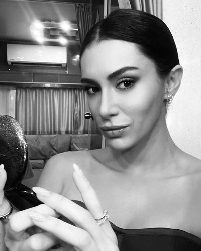Hande Doğandemir seksi ifşa fotoğrafı 34857