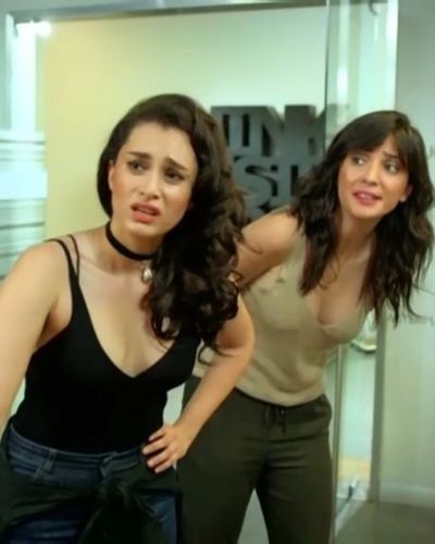 Hande Doğandemir seksi ifşa fotoğrafı 34820