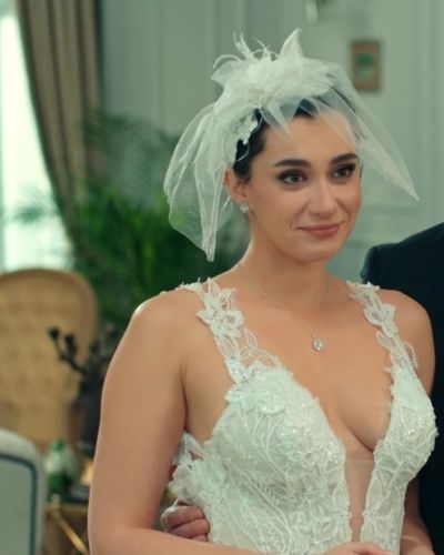 Hande Doğandemir seksi ifşa fotoğrafı 34763
