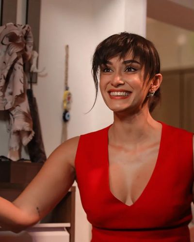 Hande Doğandemir seksi ifşa fotoğrafı 34735